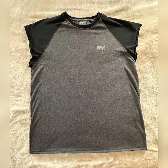 Everlast Cutoff Tee Bundle (3 Shirts, XL) – Black, Red & Gray - Picture 6 of 14